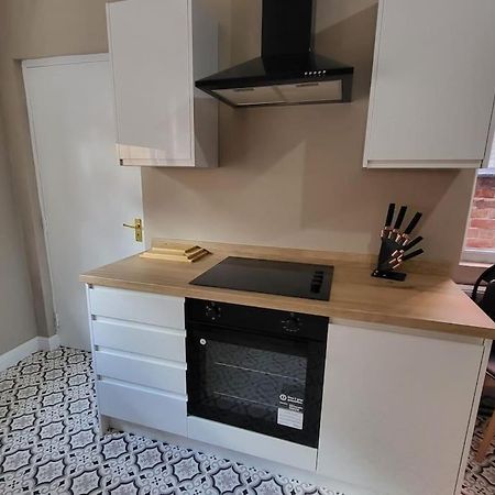 4 Bedroom House, 8 Min To City! Манчестер Экстерьер фото